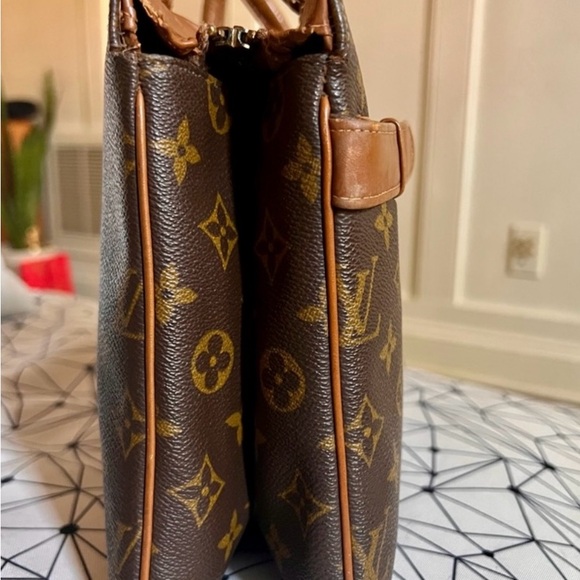🔥🔥 Authentic Vintage Louis Vuitton by The French Company Monogram Handbag🔥🔥 - Picture 6 of 9